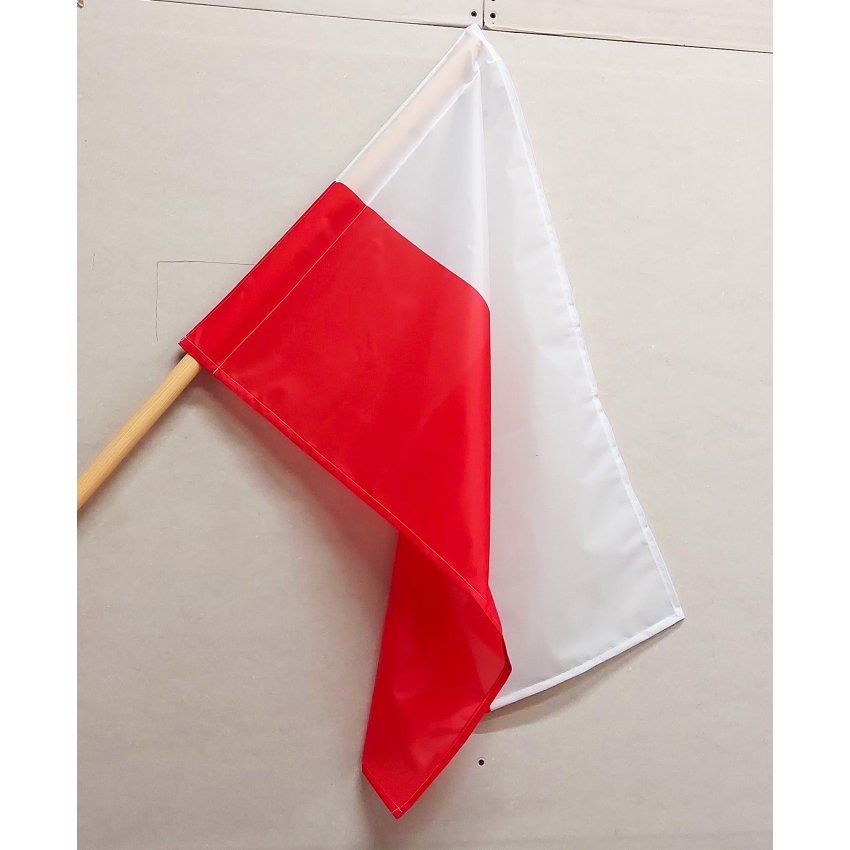 Polska flaga 70x45 cm na drzewiec